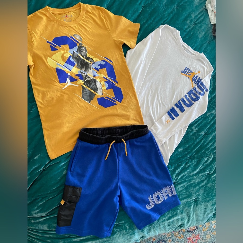 Jordan bundle. (1) long sleeve, (1) T-shirt, (1) pair of shorts. Sold together.